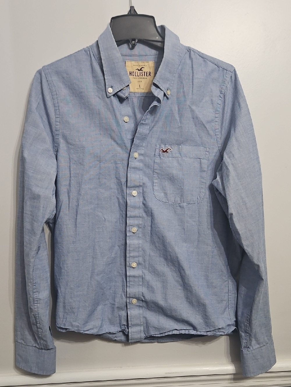 Hollister Men’s Light Blue Button-Down Oxford with Chest Pocket